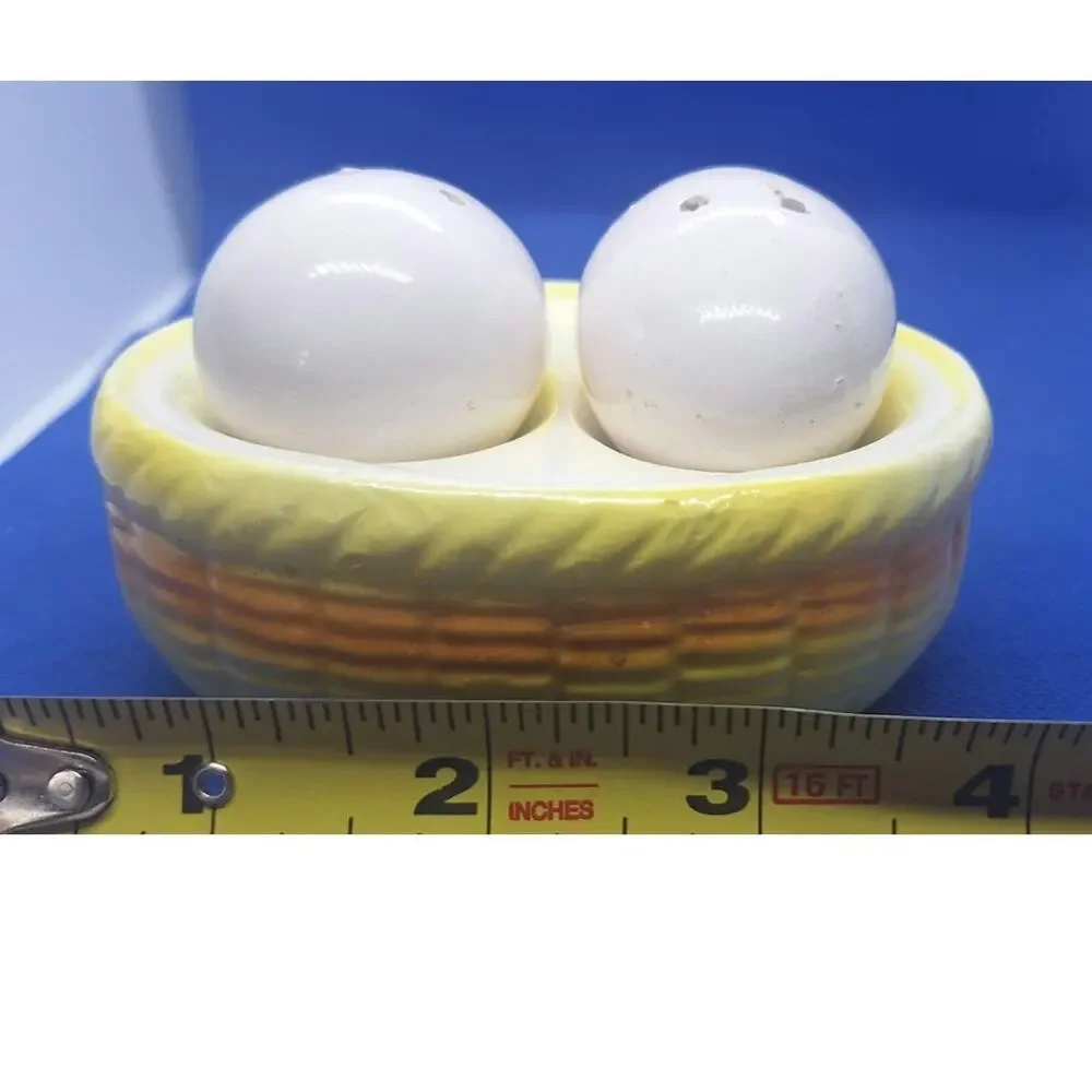Antique Egg Salt & Pepper Yellow Nest Basket Ceramic Farm Table Decor 1903